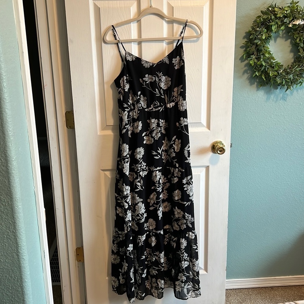 Women's Black J.crew Mercantile Tiered Maxi Dress size 6. - Picture 2 of 7